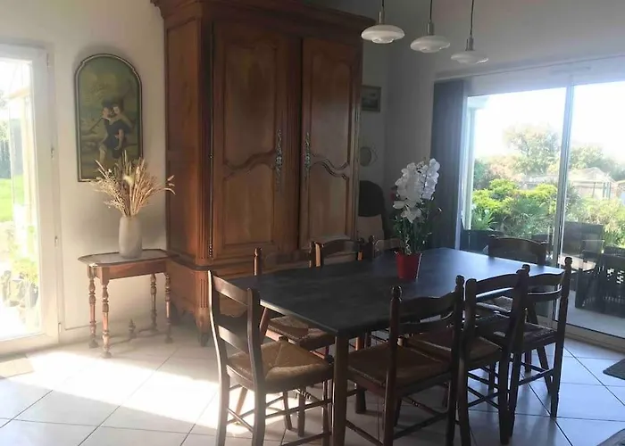 Les Pieds Dans L'eau Acces Direct A La Villa