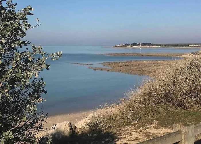 Villa Les Pieds Dans L'eau Acces Direct A La Le Plomb