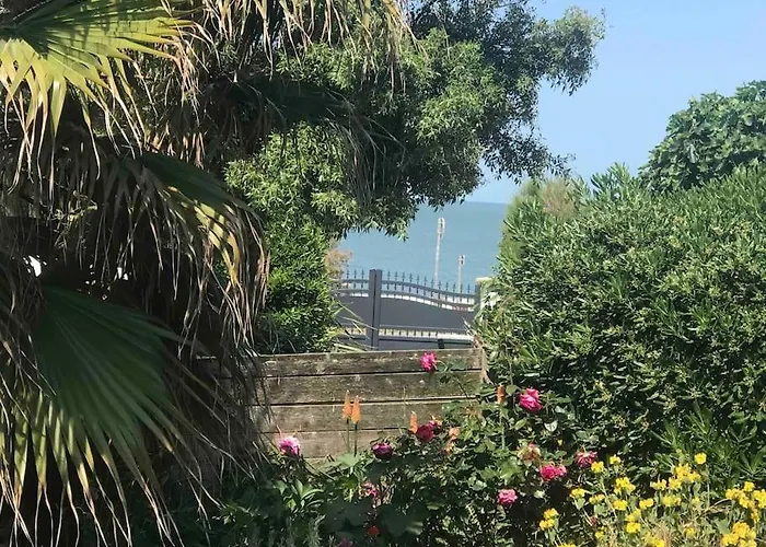 Les Pieds Dans L'eau Acces Direct A La