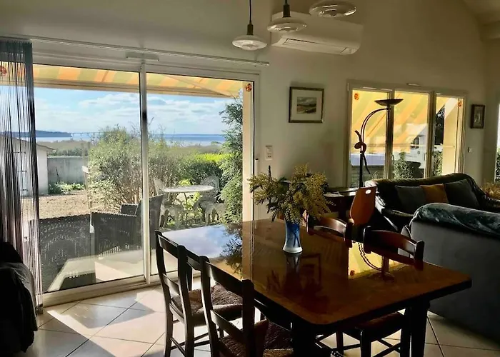 Villa Les Pieds Dans L'eau Acces Direct A La *